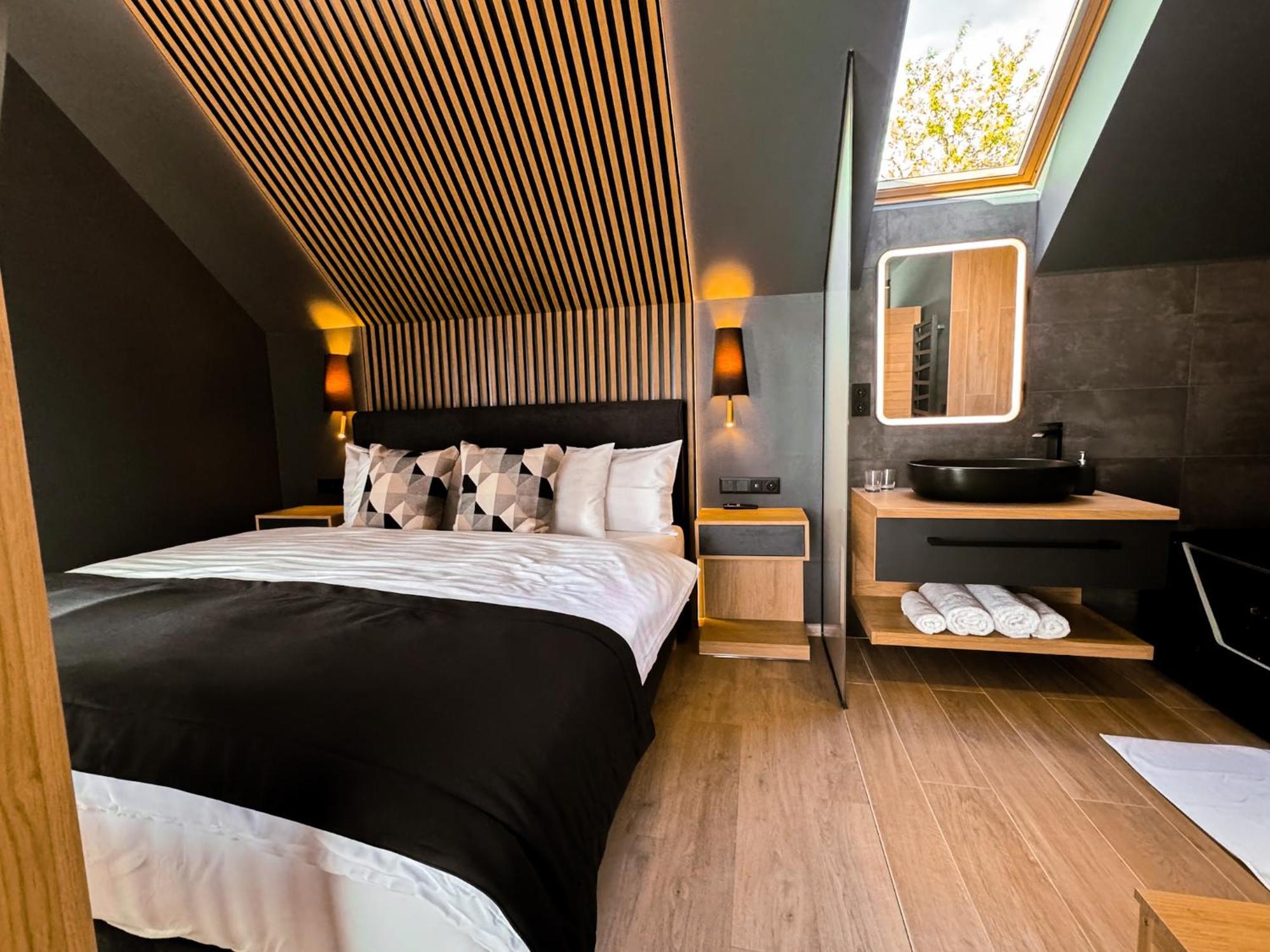 Twin Premium Apartman Тихань Экстерьер фото
