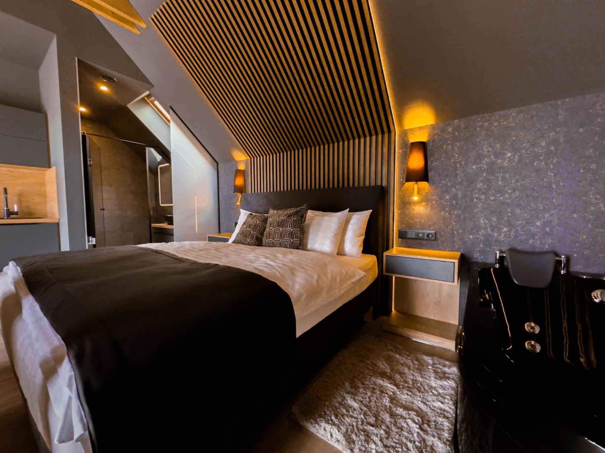 Twin Premium Apartman Тихань Экстерьер фото