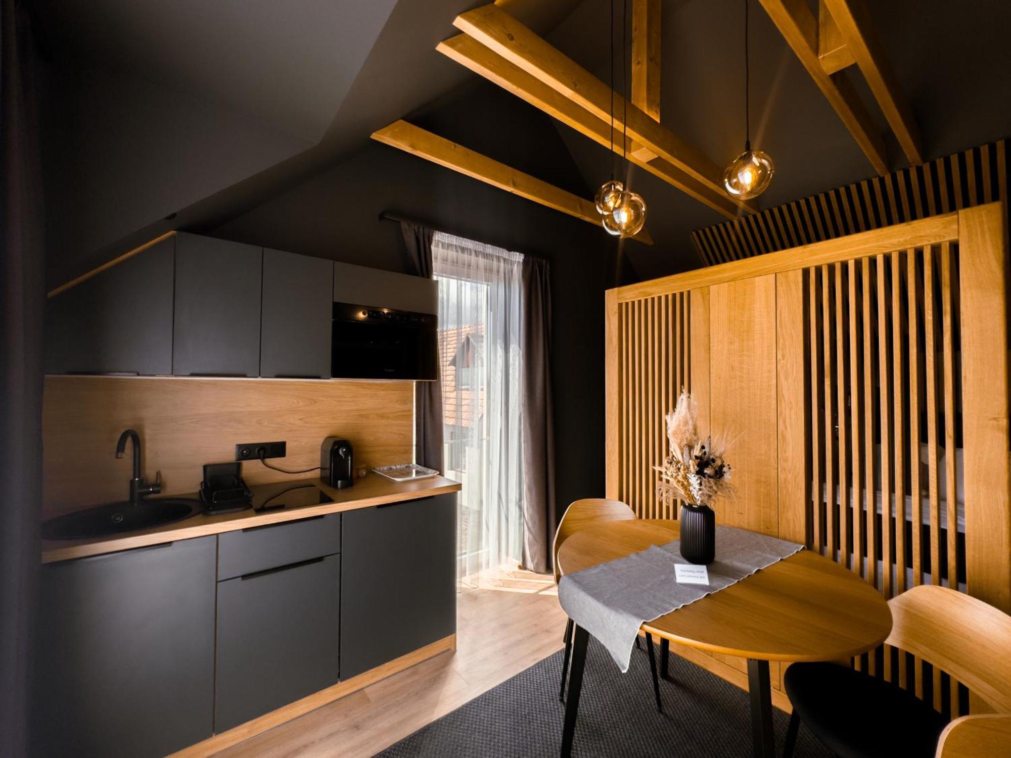 Twin Premium Apartman Тихань Экстерьер фото
