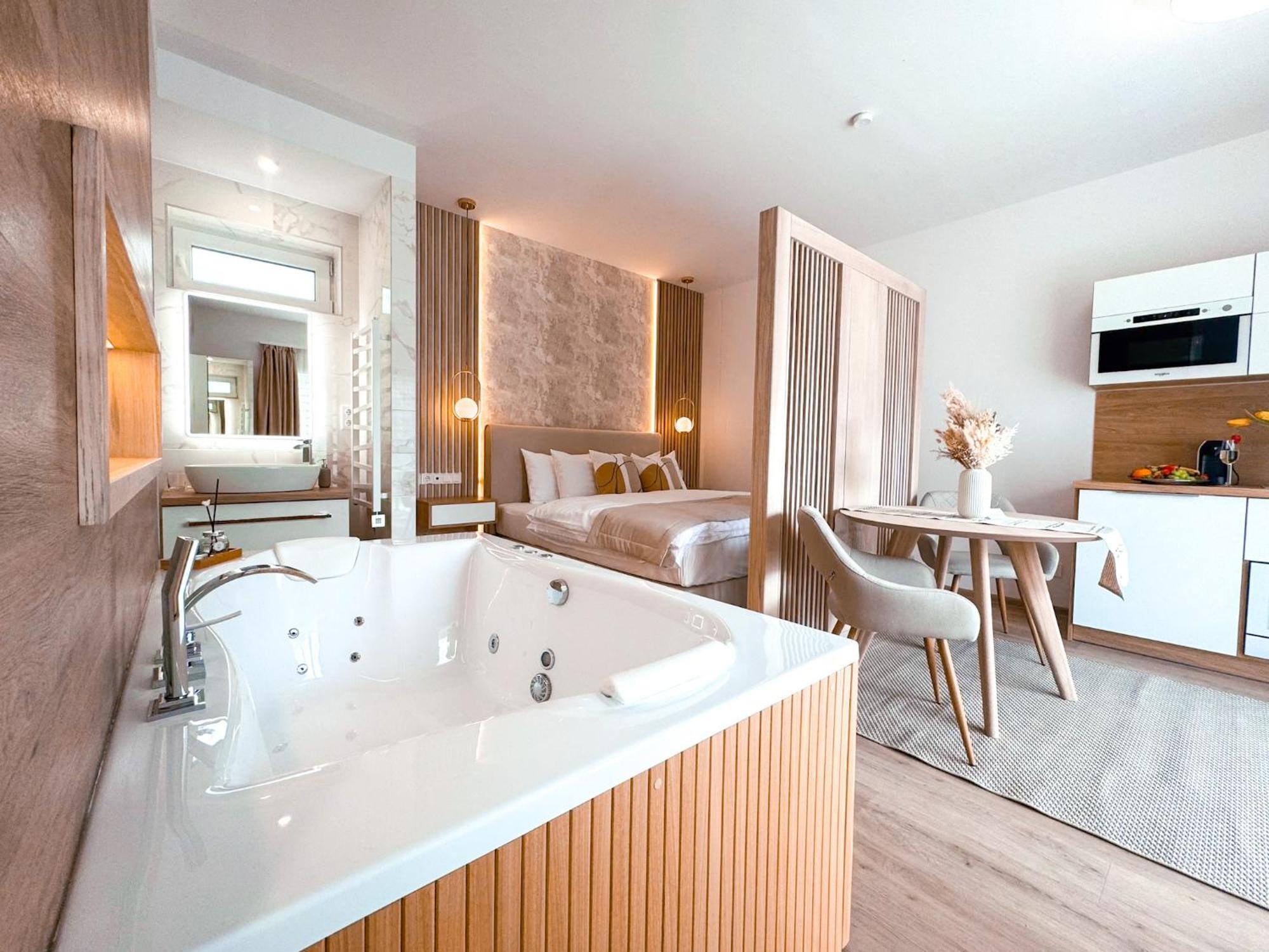 Twin Premium Apartman Тихань Экстерьер фото